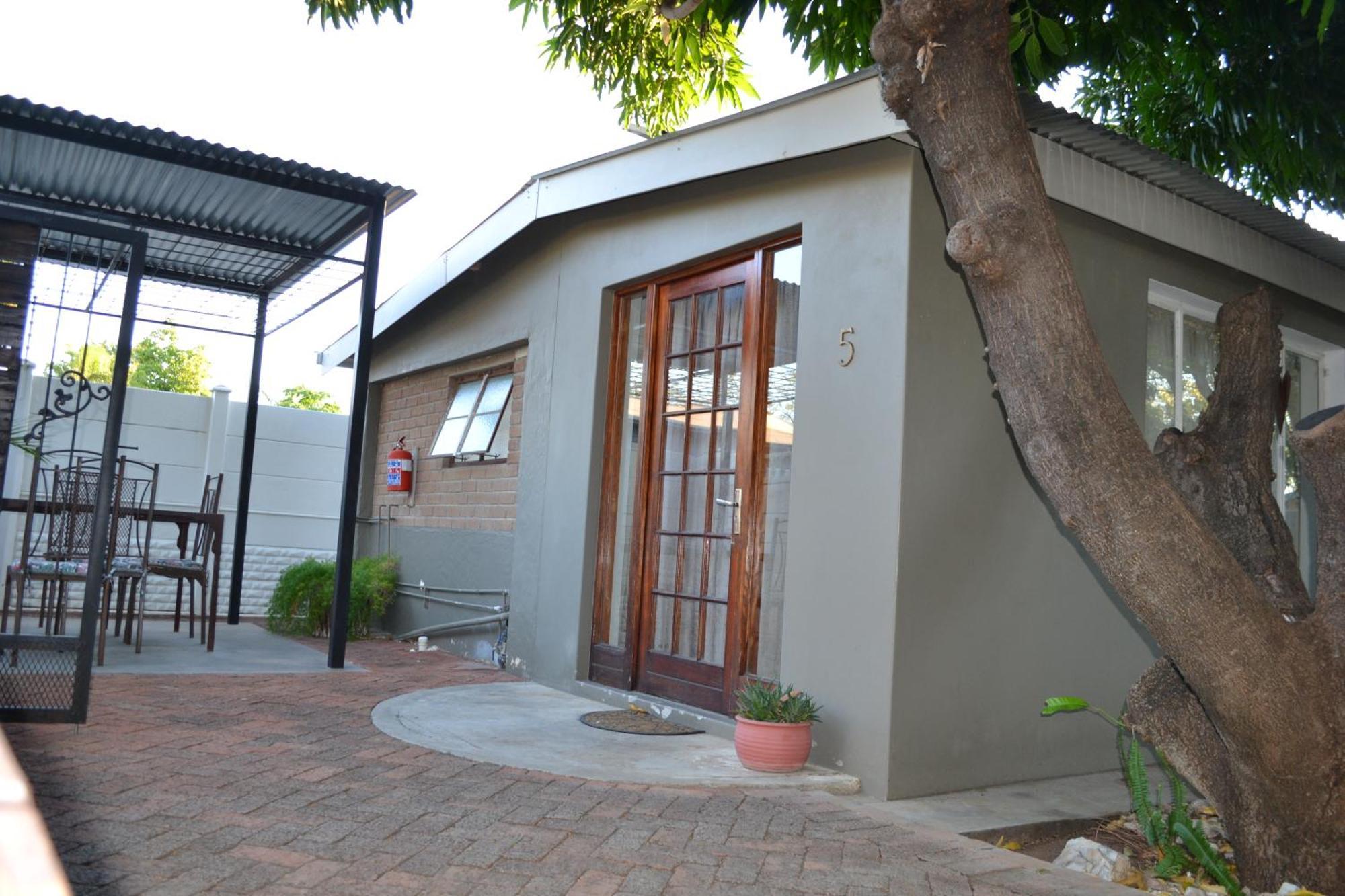 Travel North Guesthouse Tsumeb Bagian luar foto