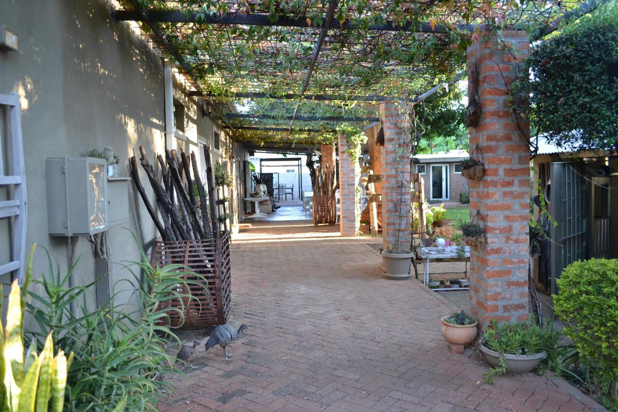 Travel North Guesthouse Tsumeb Bagian luar foto